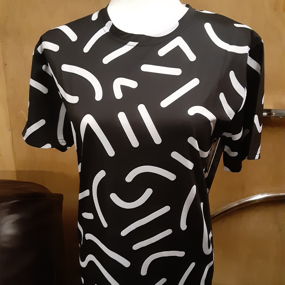 Tay Artwear Shirts - Art U Wear -Designer Shirt- Black with White Design M NWT